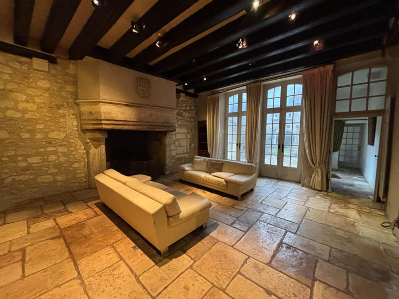 Maison - 255 m² - 9 pièces