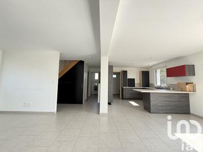 Maison - 99 m² - 4 pièces