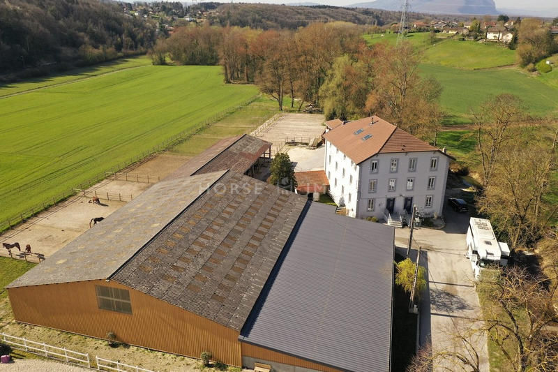 Maison - 859 m² - 13 pièces