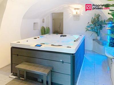 Maison - 150 m² - 8 pièces