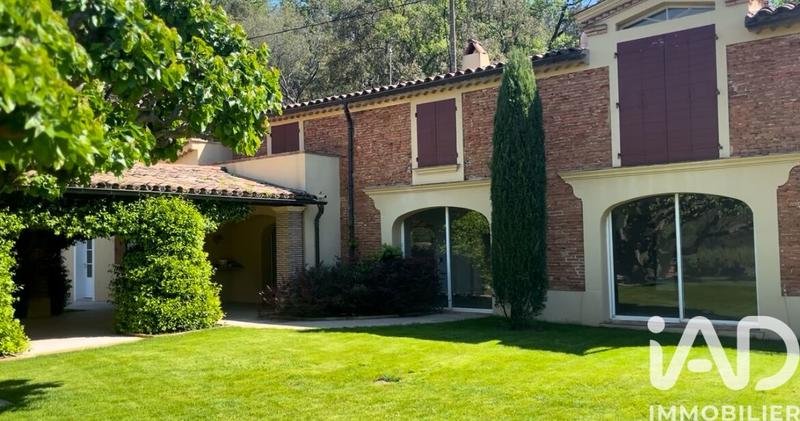 Maison - 380 m² - 9 pièces