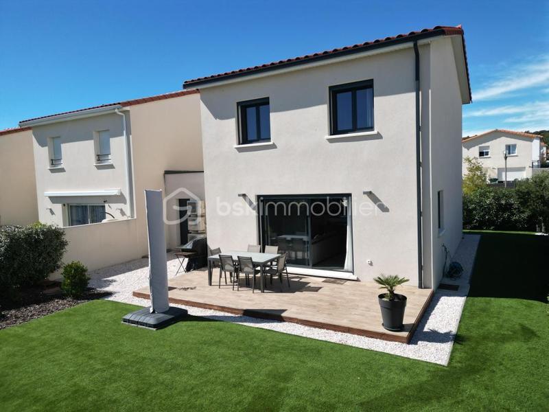 Maison - 90 m² - 4 pièces