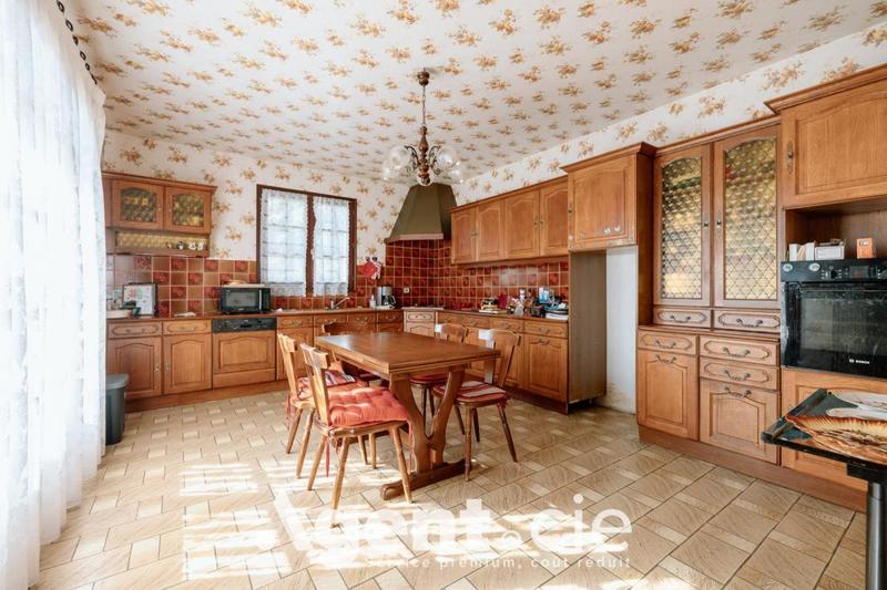 Maison - 240 m² - 7 pièces