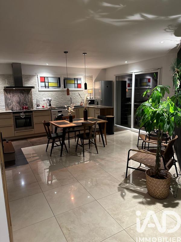 Maison - 180 m² - 7 pièces