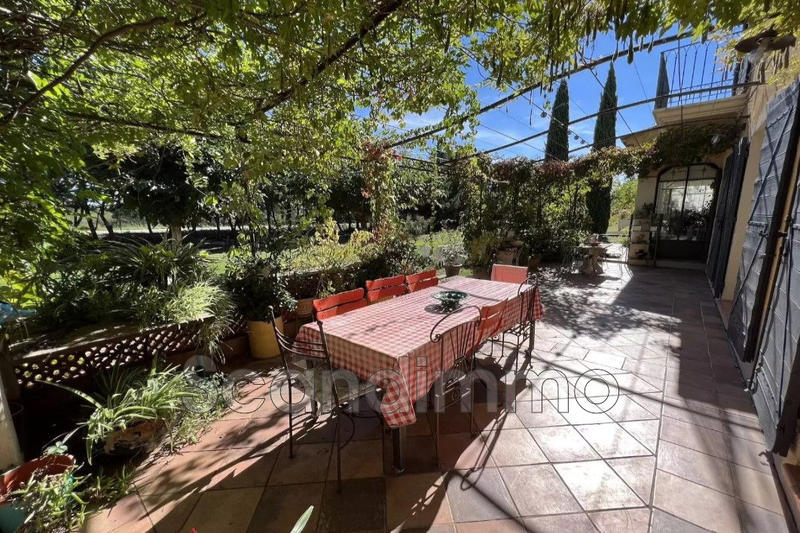 Villa - 213 m² - 6 pièces