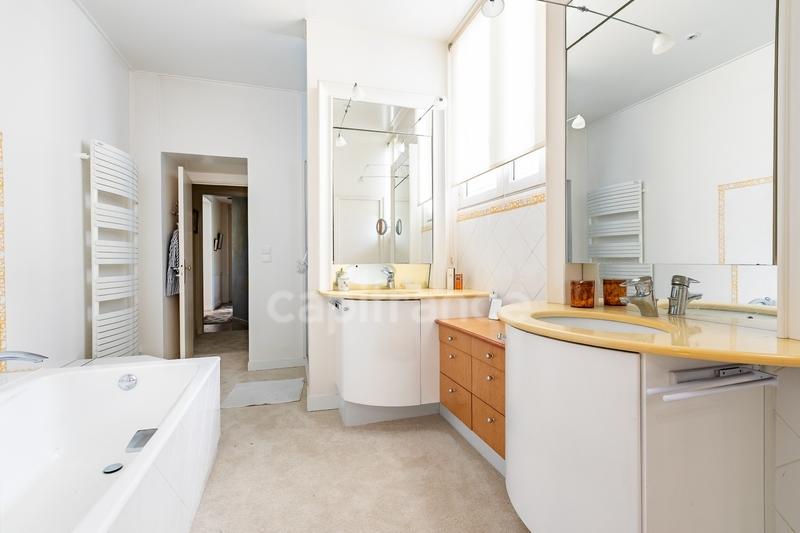 Appartement bourgeois - 260 m² - 6 pièces