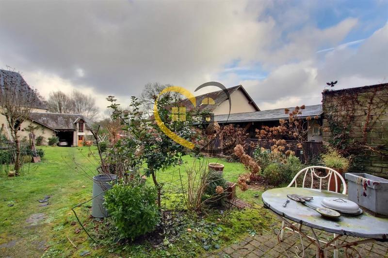 Maison - 222 m² - 8 pièces