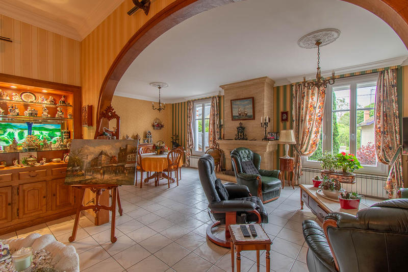Maison - 245 m² - 8 pièces