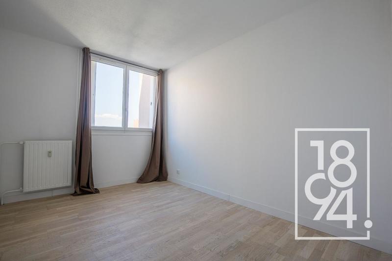 Appartement - 100 m² - 5 pièces