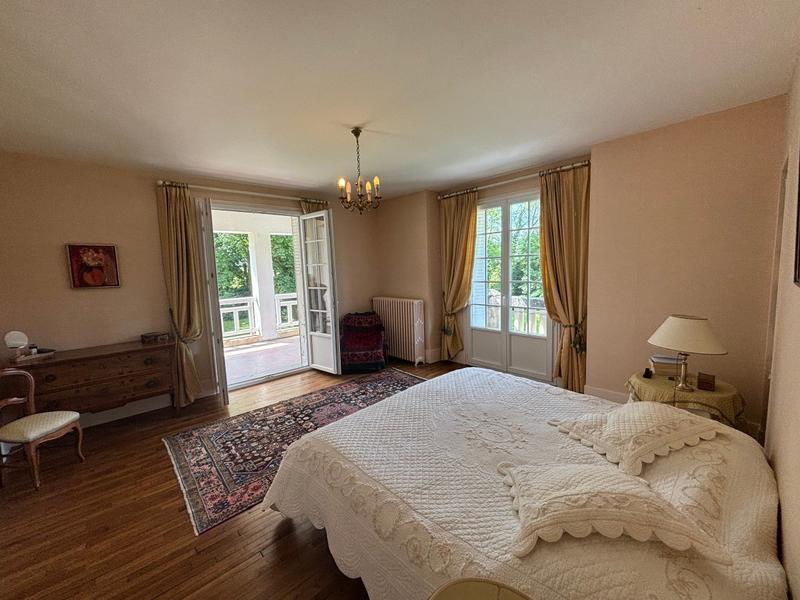 Maison de maîtres - 395 m² - 11 pièces