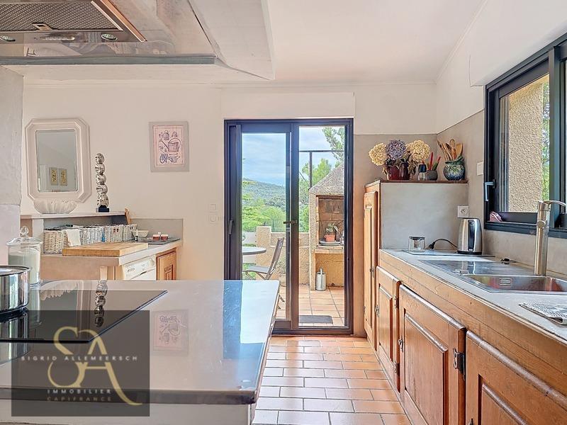 Maison - 250 m² - 13 pièces