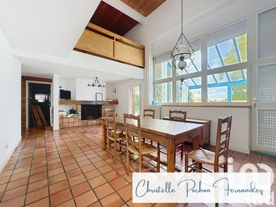 Maison - 163 m² - 7 pièces