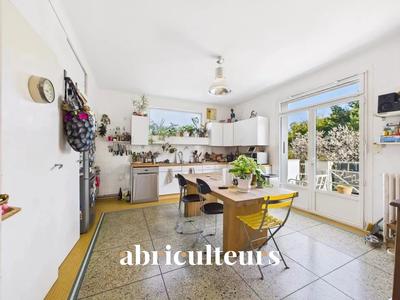 Appartement - 230 m² - 9 pièces