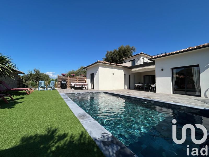 Maison - 187 m² - 8 pièces