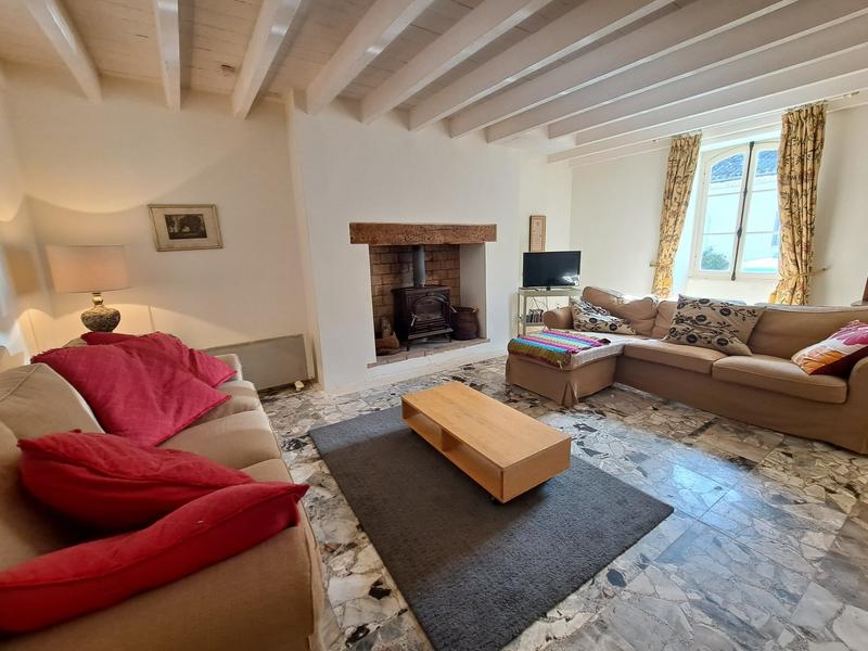 Maison - 220 m² - 6 pièces