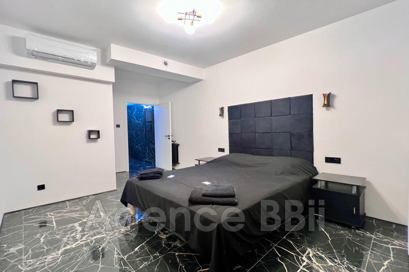 Appartement - 157 m² - 5 pièces