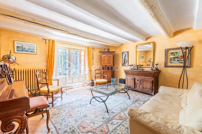 Maison - 218 m² - 6 pièces