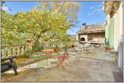 Maison - 170 m² - 6 pièces