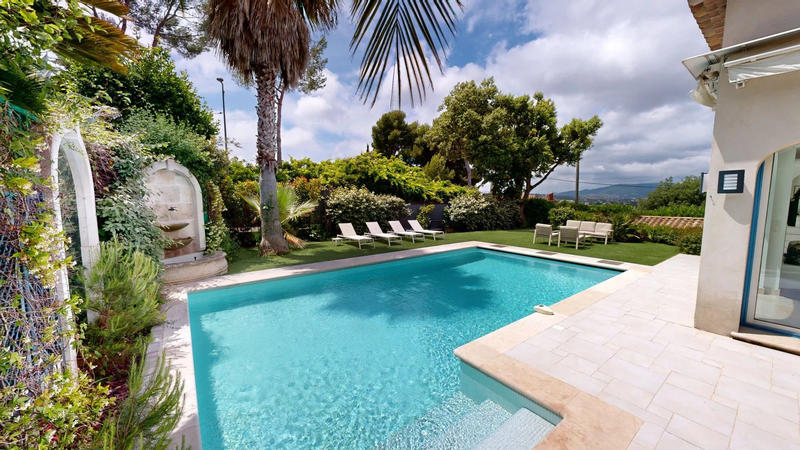 Maison - 200 m² - 6 pièces