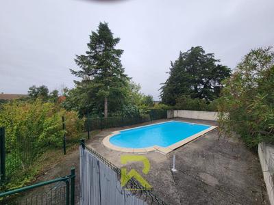 Maison de village - 315 m² - 10 pièces