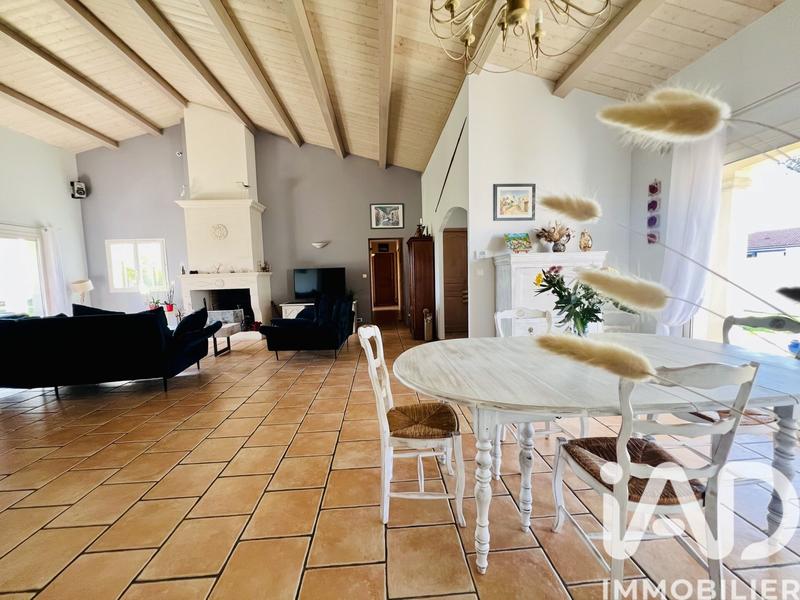 Maison - 140 m² - 5 pièces