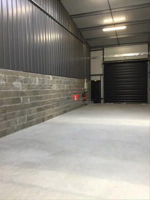 Local d'activités - 156 m²