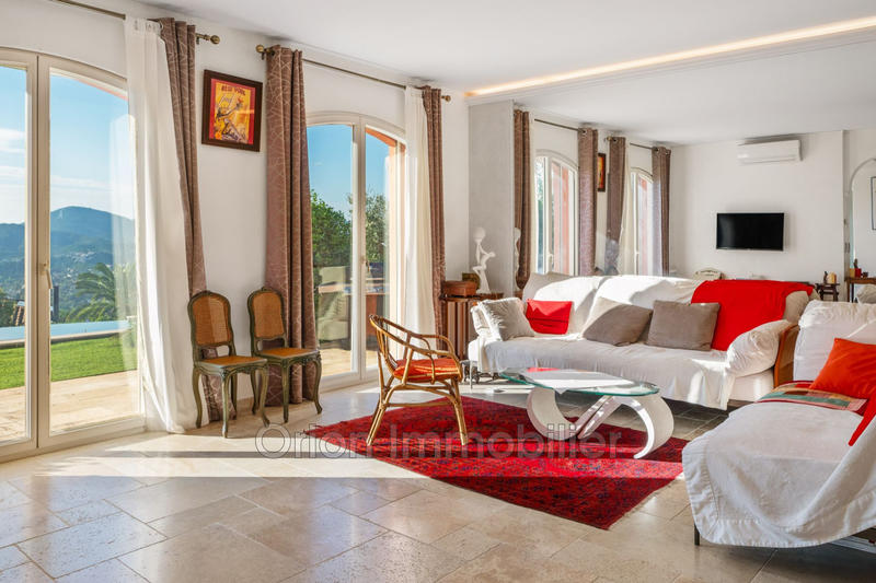 Maison - 201 m² - 9 pièces