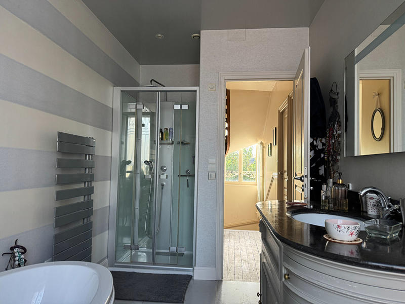 Maison - 182 m² - 8 pièces