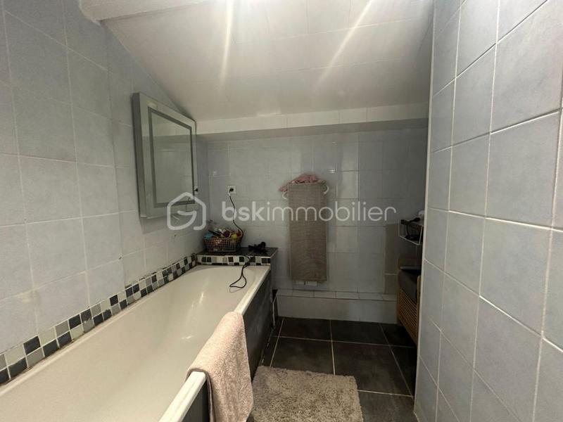 Maison - 64 m² - 4 pièces