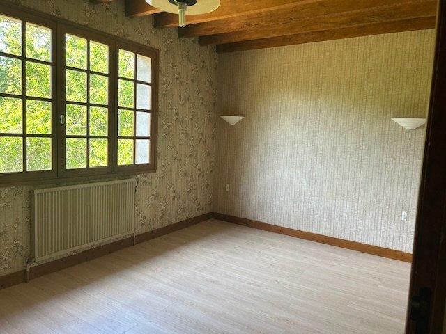 Maison - 123 m² - 8 pièces