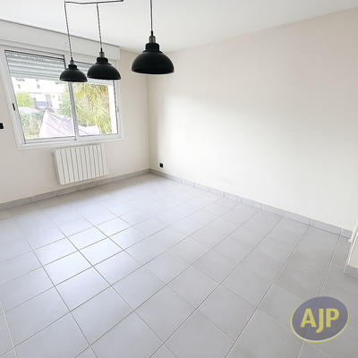 Maison - 100 m² - 7 pièces