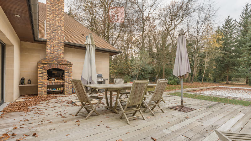 Maison - 400 m² - 8 pièces