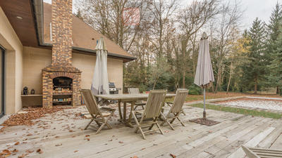 Maison - 400 m² - 8 pièces