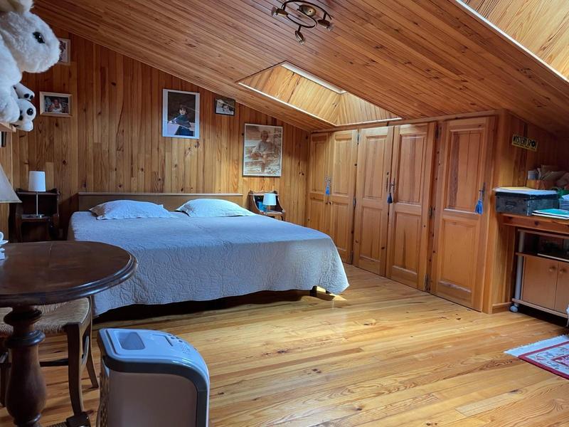 Maison - 244 m² - 8 pièces