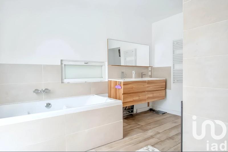 Maison - 138 m² - 7 pièces