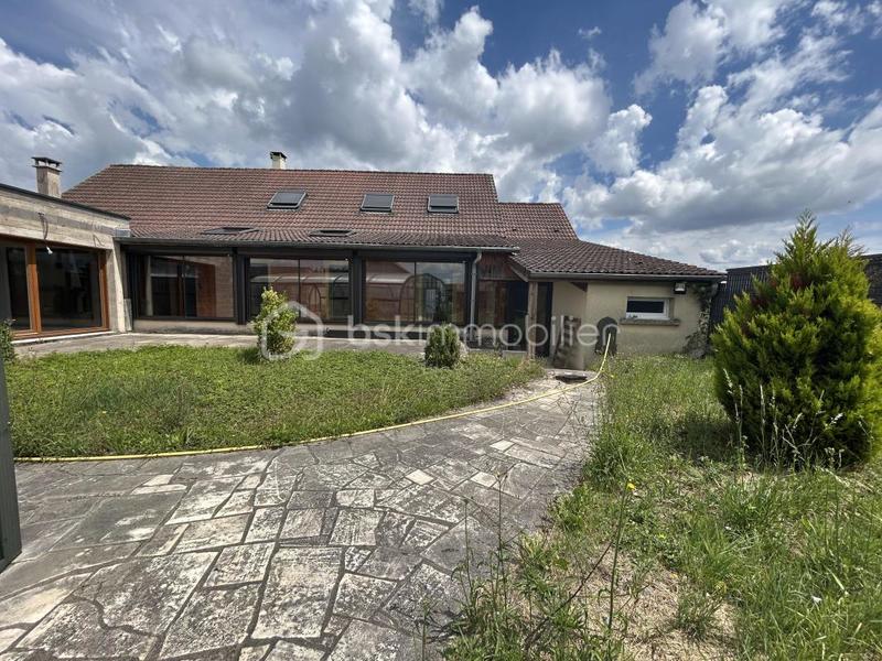 Maison - 220 m² - 10 pièces