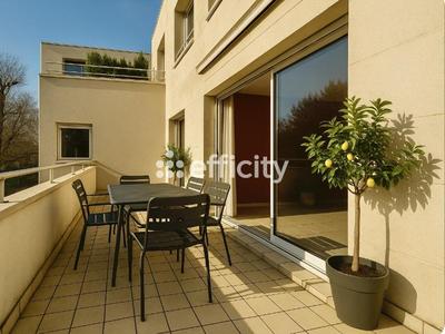 Appartement - 95 m² - 4 pièces
