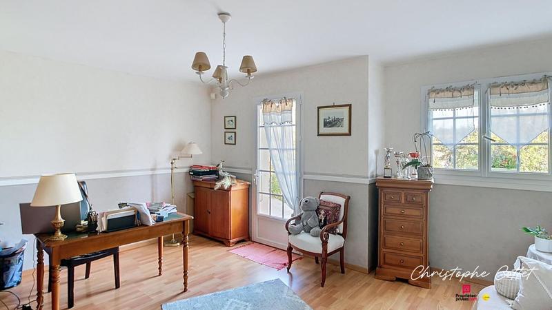 Maison - 295 m² - 8 pièces