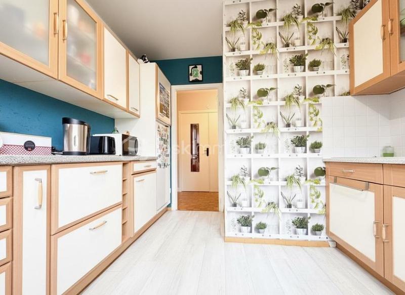 Appartement - 93 m² - 5 pièces