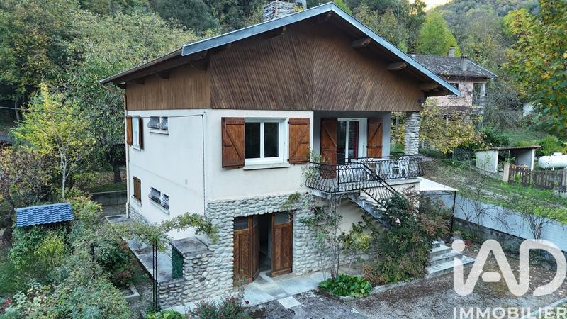 Maison de village - 107 m² - 8 pièces