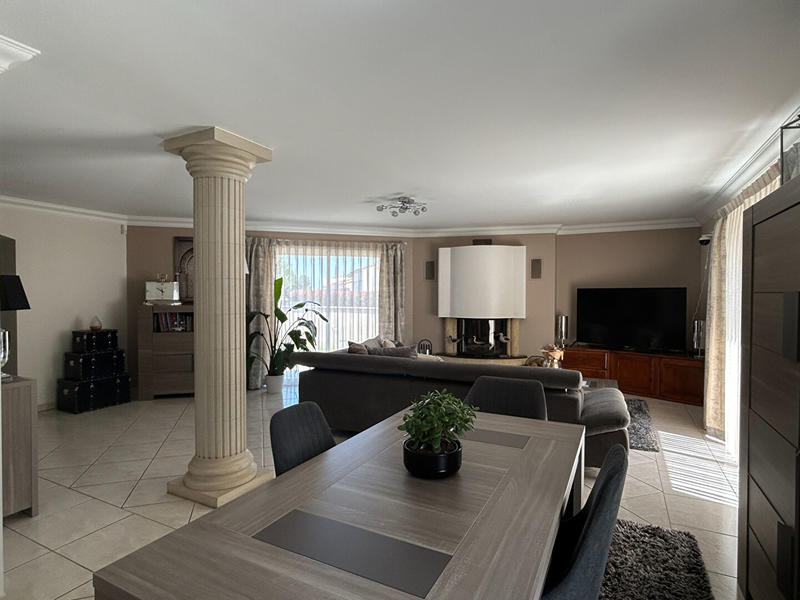 Maison - 293 m² - 7 pièces