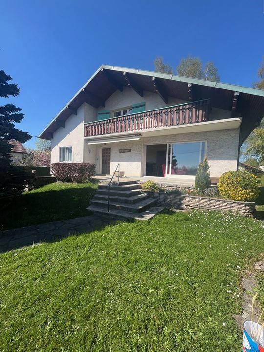 Maison traditionnelle - 231 m² - 9 pièces