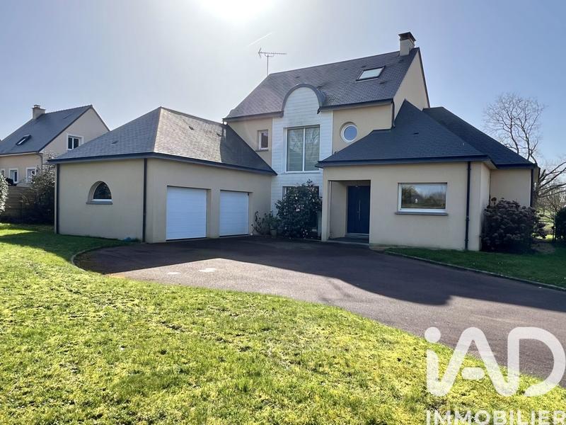 Maison - 198 m² - 8 pièces