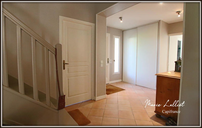 Maison - 232 m² - 9 pièces