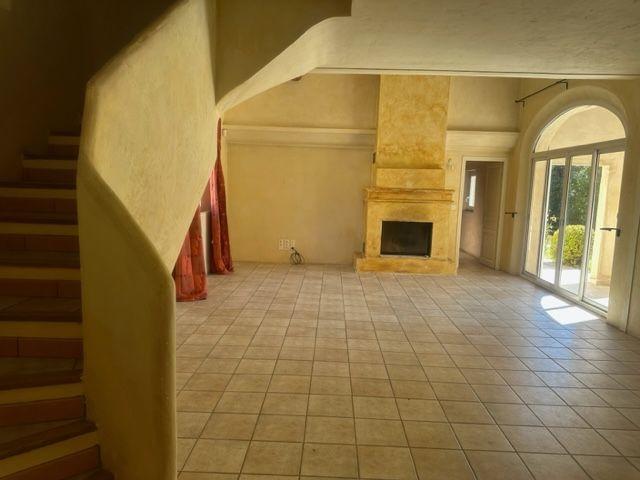 Maison - 210 m² - 6 pièces