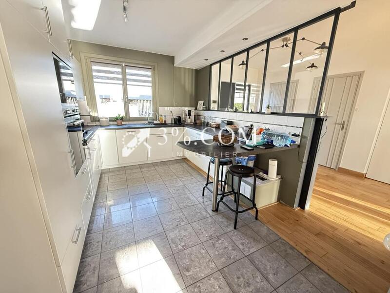 Maison - 180 m² - 8 pièces