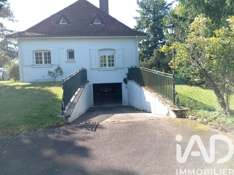 Maison - 232 m² - 10 pièces