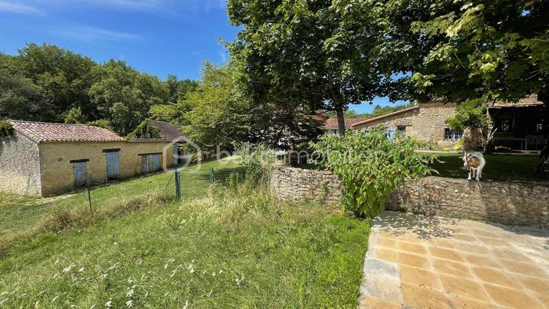 Demeure - 226 m² - 7 pièces