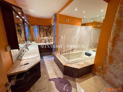 Maison - 209 m² - 6 pièces