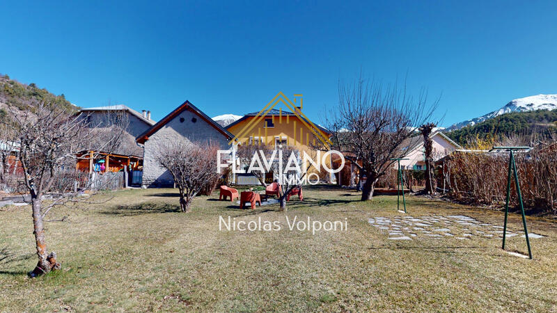 Maison - 315 m² - 10 pièces